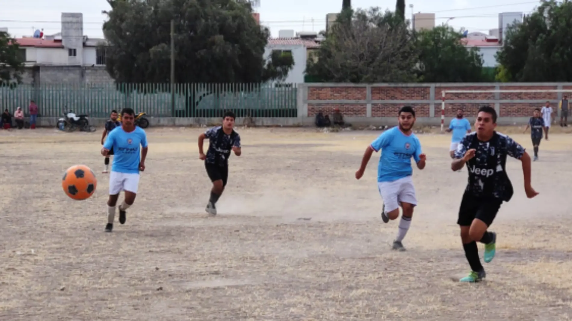 invitan-a -equipos de-futbol